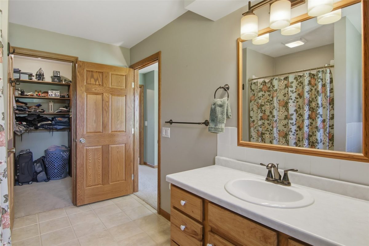 4321 Pine Meadow Drive, Eau Claire, WI — photo 17