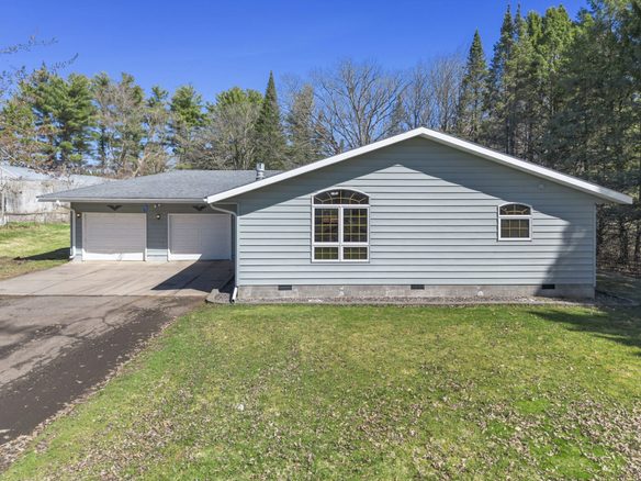 960 Sylvan Street, Cumberland, WI