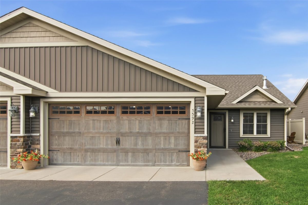 5592 Green Park Drive, Eau Claire WI 54703 - Residential house for sale - MLS #1604741 - image2