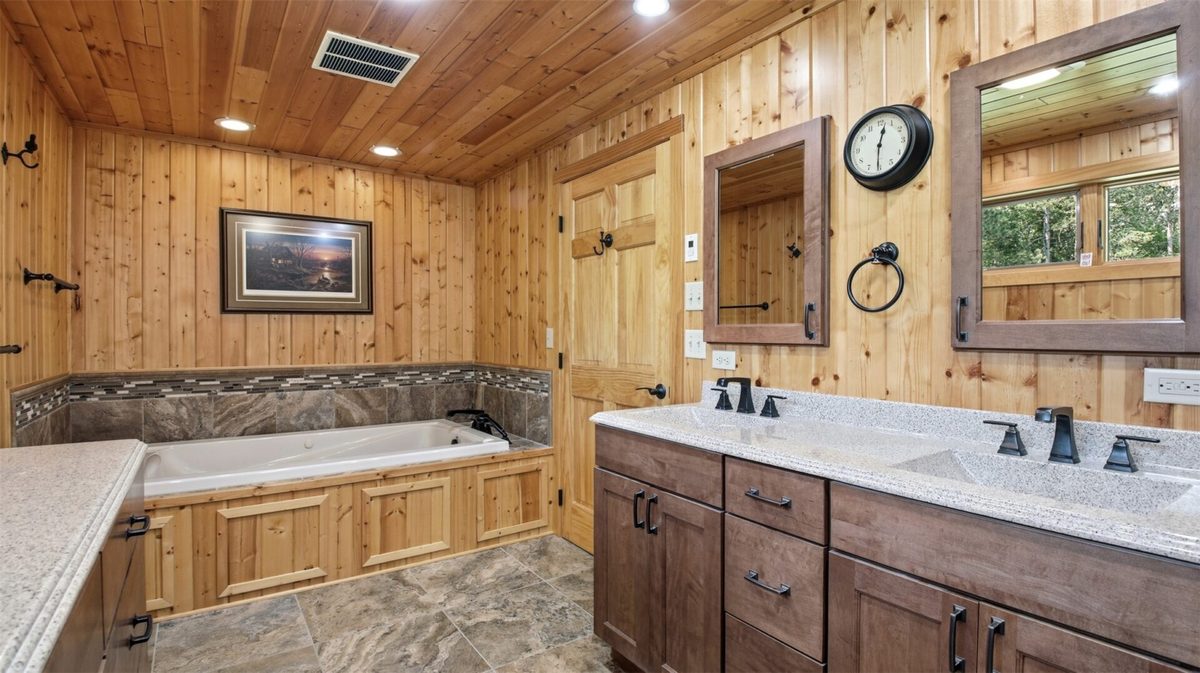 8175 County Road P, Lake Nebagamon WI 54849 - Residential house for sale - MLS #1604348 - image36