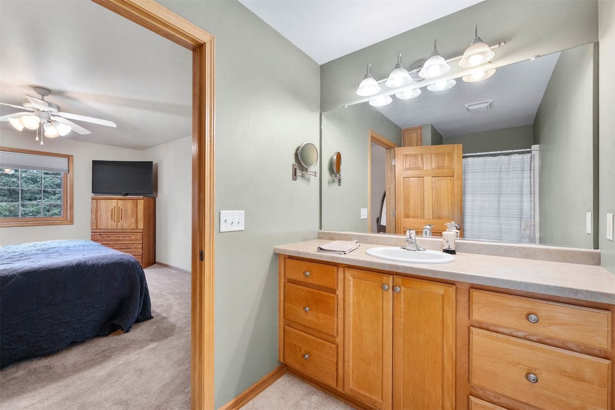 4274 Mill Ridge Circle, Eau Claire WI 54703 - Residential house for sale - MLS #1602413 - image18