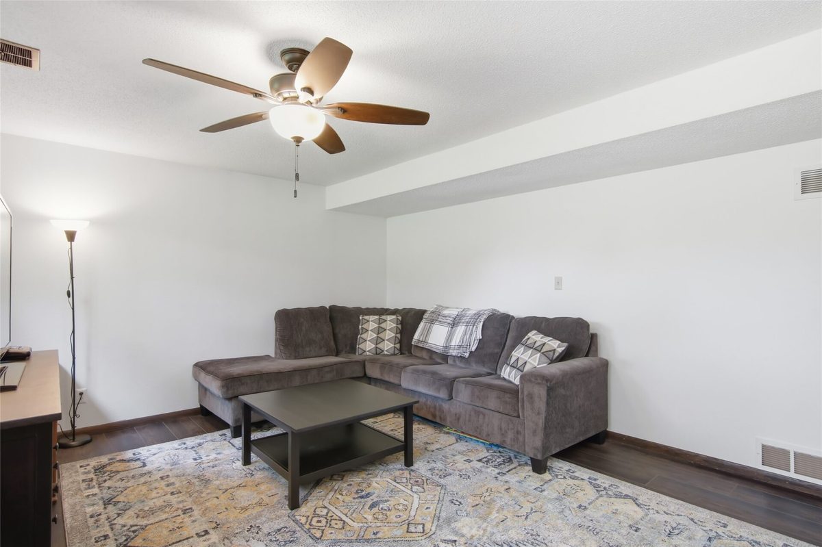 E865 Woodridge Drive, Eau Claire, WI