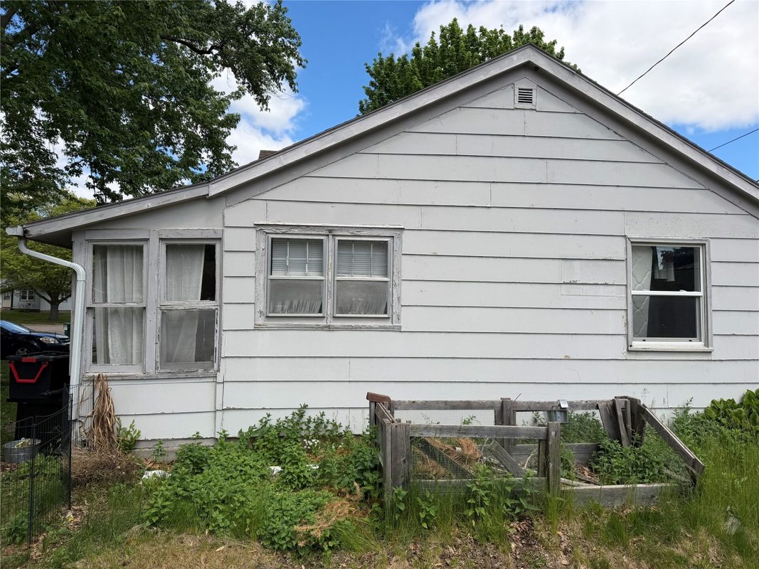 2423 6th Street, Eau Claire WI 54703 - Residential house for sale - MLS #1601391 - image2