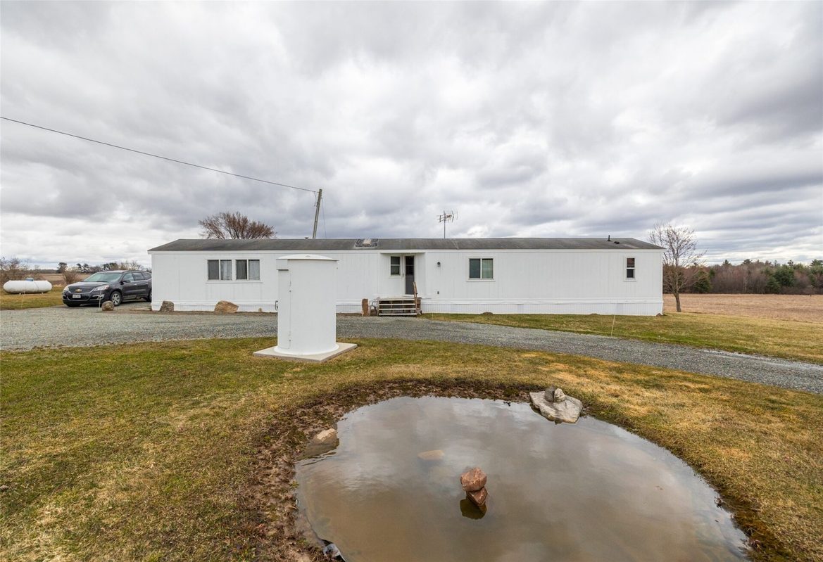 2742 Pray Avenue Neillsville WI 54456 — photo 2