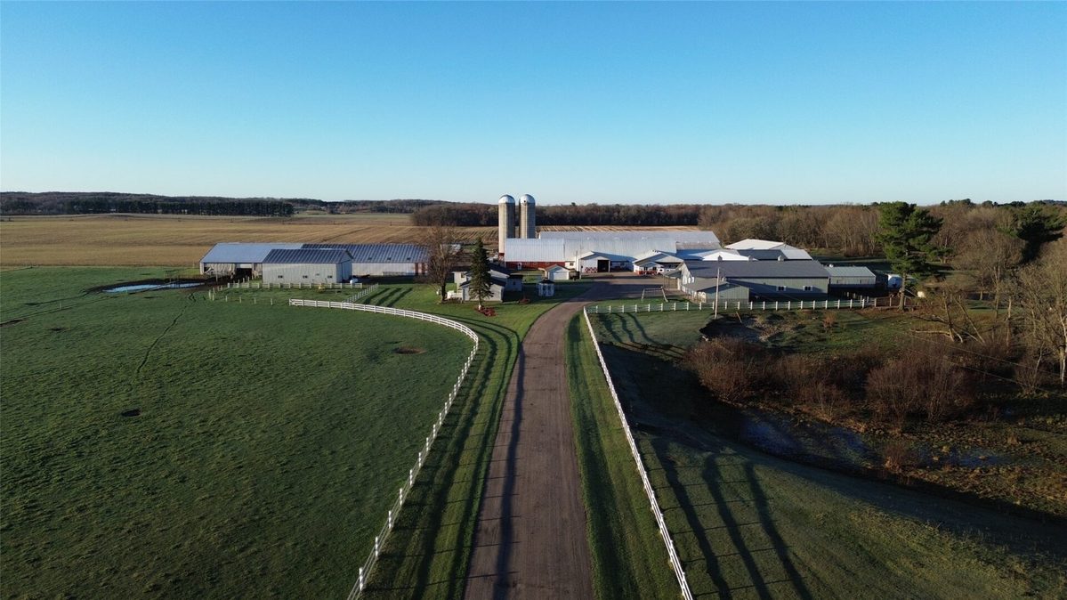 2435 50th Avenue, Elk Mound WI 54739 - Farm house for sale - MLS #1601900 - image2