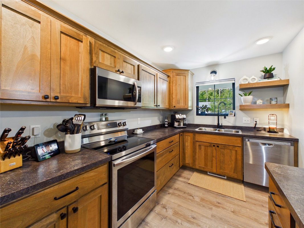 10764 August Lane, Hayward, WI