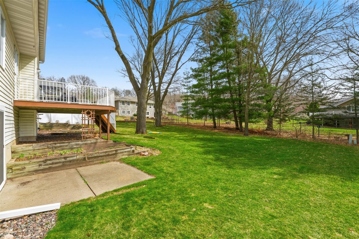 1011 Thompson Drive, Altoona, WI