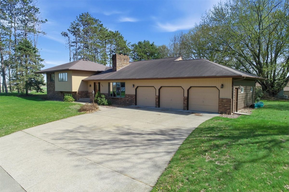 2932 Plum Tree Circle, Menomonie WI 54751 - Residential house for sale - MLS #1600650 - image41