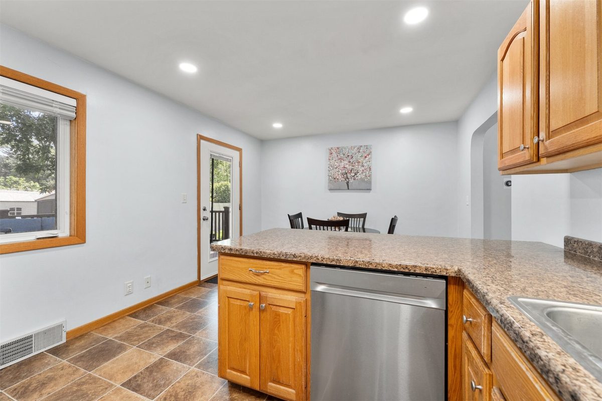2129 Lexington Boulevard, Eau Claire WI 54701 - Residential house for sale - MLS #1602818 - image12