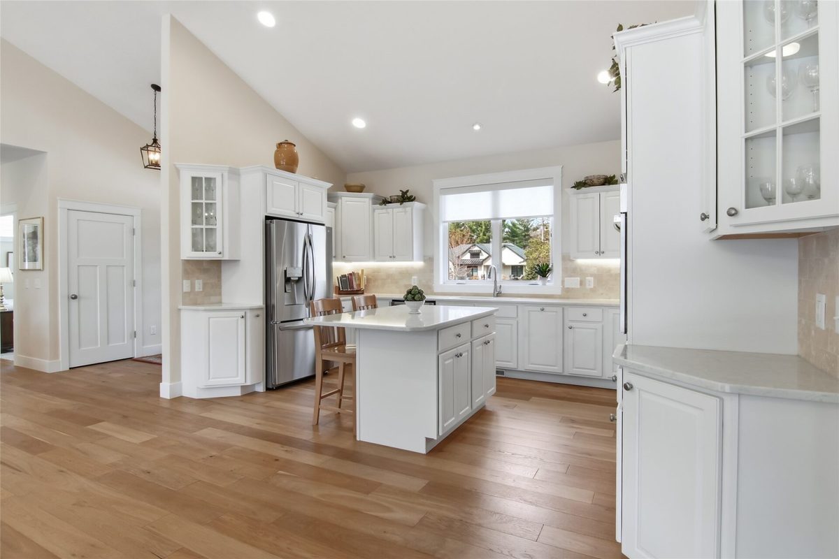 3729 Crest Ridge Court, Eau Claire, WI