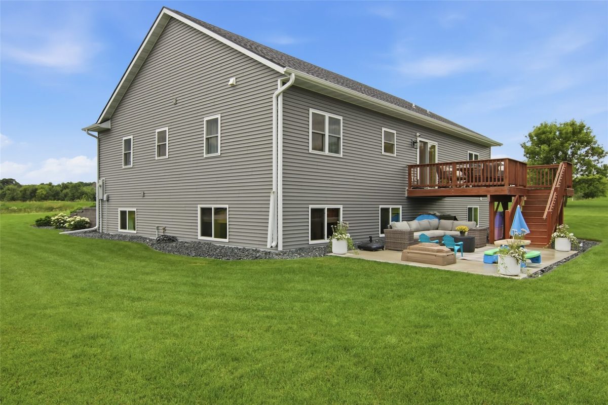 8777 Cottonwood Circle, Eau Claire WI 54701 - Residential house for sale - MLS #1602741 - image32