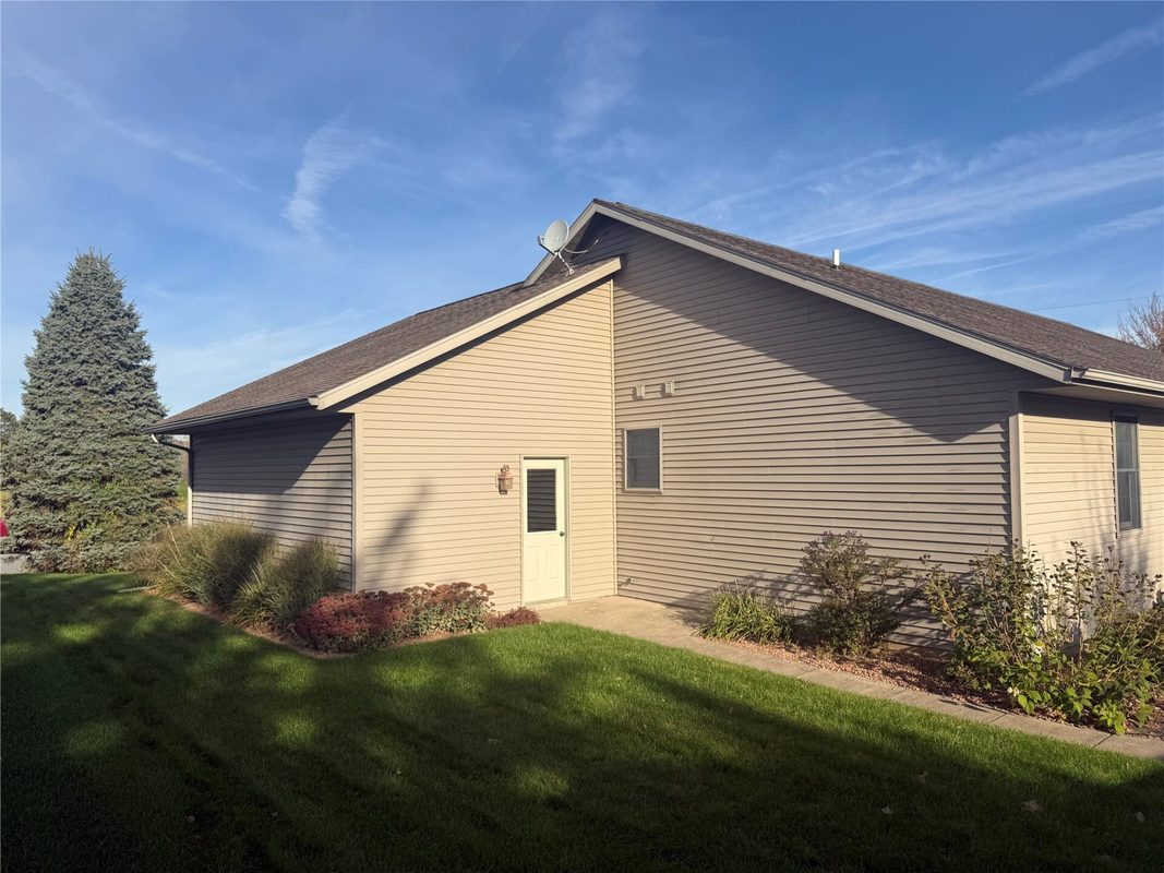 911 Windsong Lane, Onalaska WI 54650 - Residential house for sale - MLS #1606092 - image4