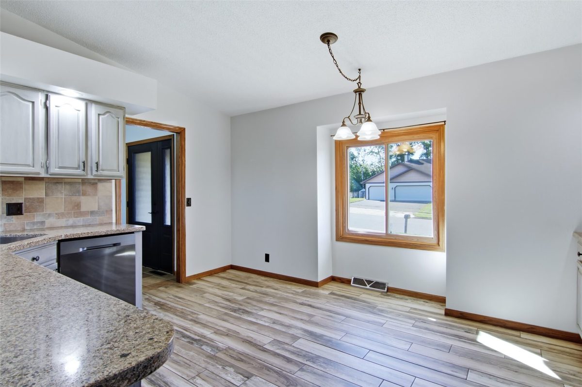 4002 Oak Knoll Drive, Eau Claire WI 54701 - Residential house for sale - MLS #1604569 - image5