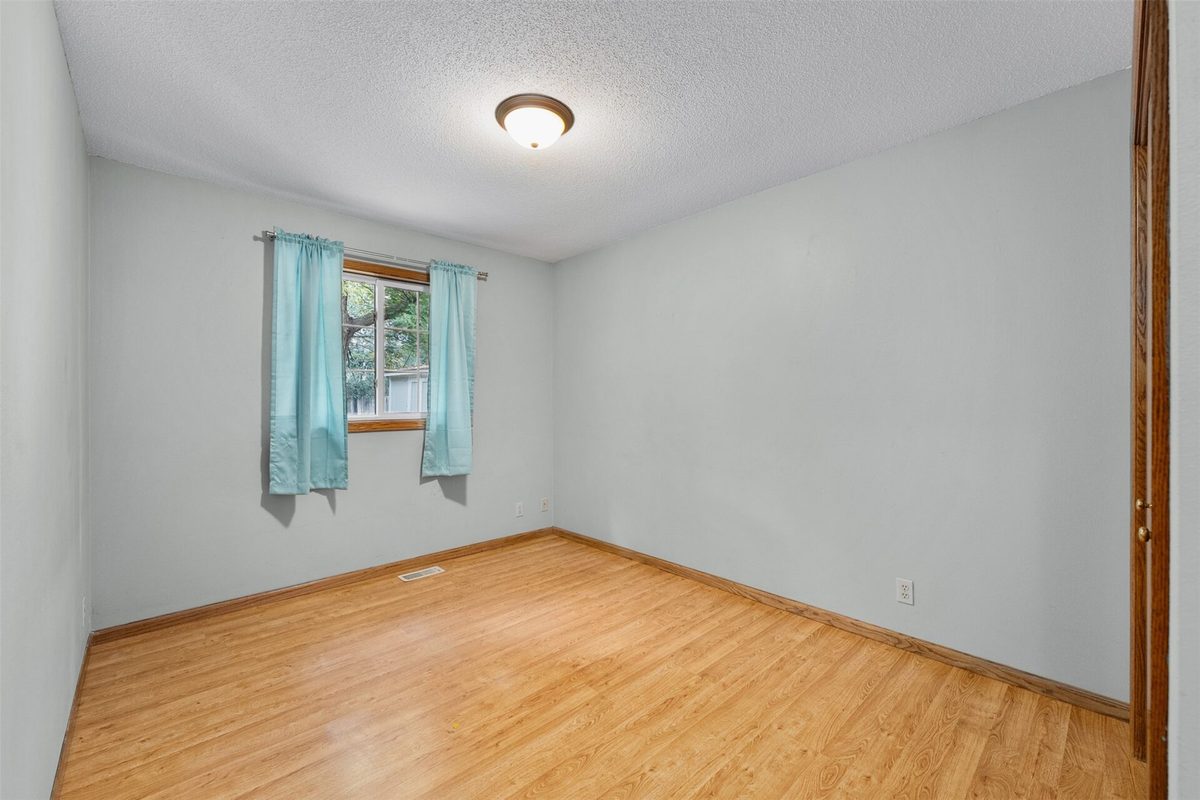 2704 Hemlock Lane, Eau Claire WI 54703 - Residential house for sale - MLS #1605679 - image15