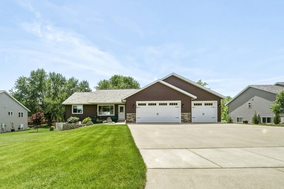 329 Rutledge Street, Chippewa Falls WI 54729 - Residential house for sale - MLS #1601557 - image1