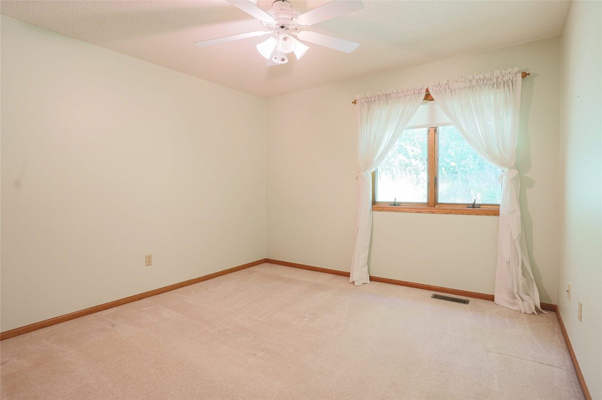 1825 Golf View Drive, River Falls WI 54022 - Residential house for sale - MLS #1601755 - image11
