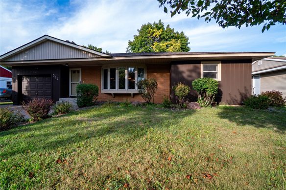 327 Marshall Street, Chippewa Falls WI 54729 - Residential house for sale - MLS #1604612 - image1