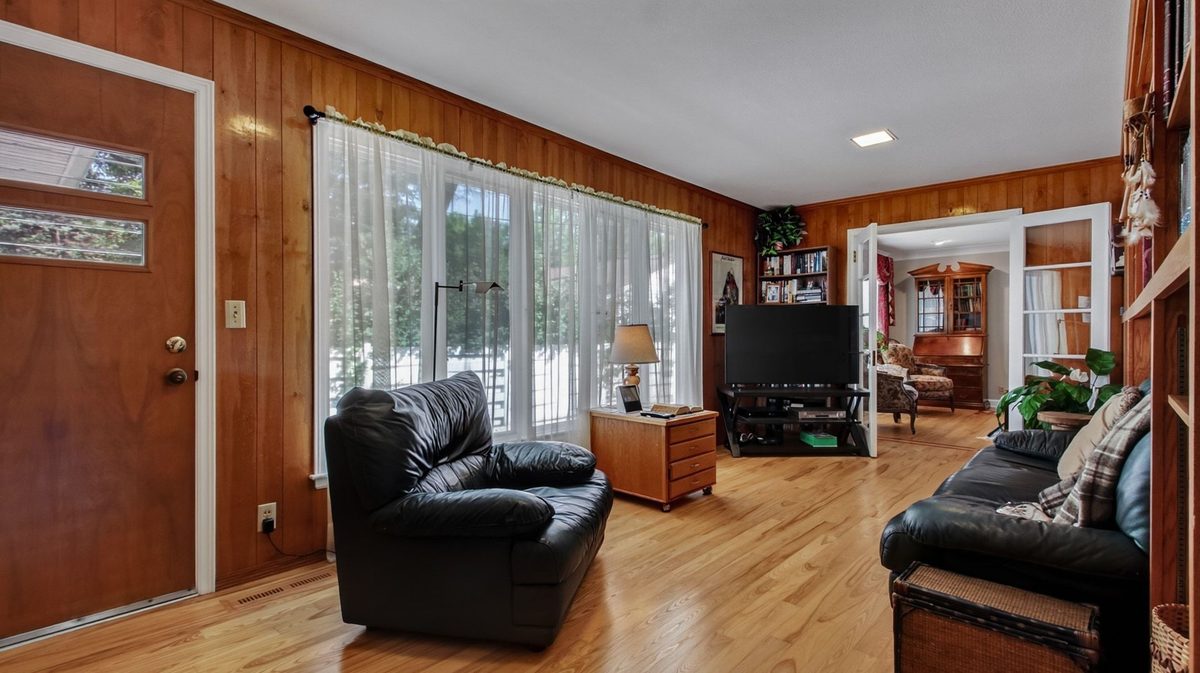 404 W MacArthur Avenue, Eau Claire WI 54701 - Residential house for sale - MLS #1603291 - image2