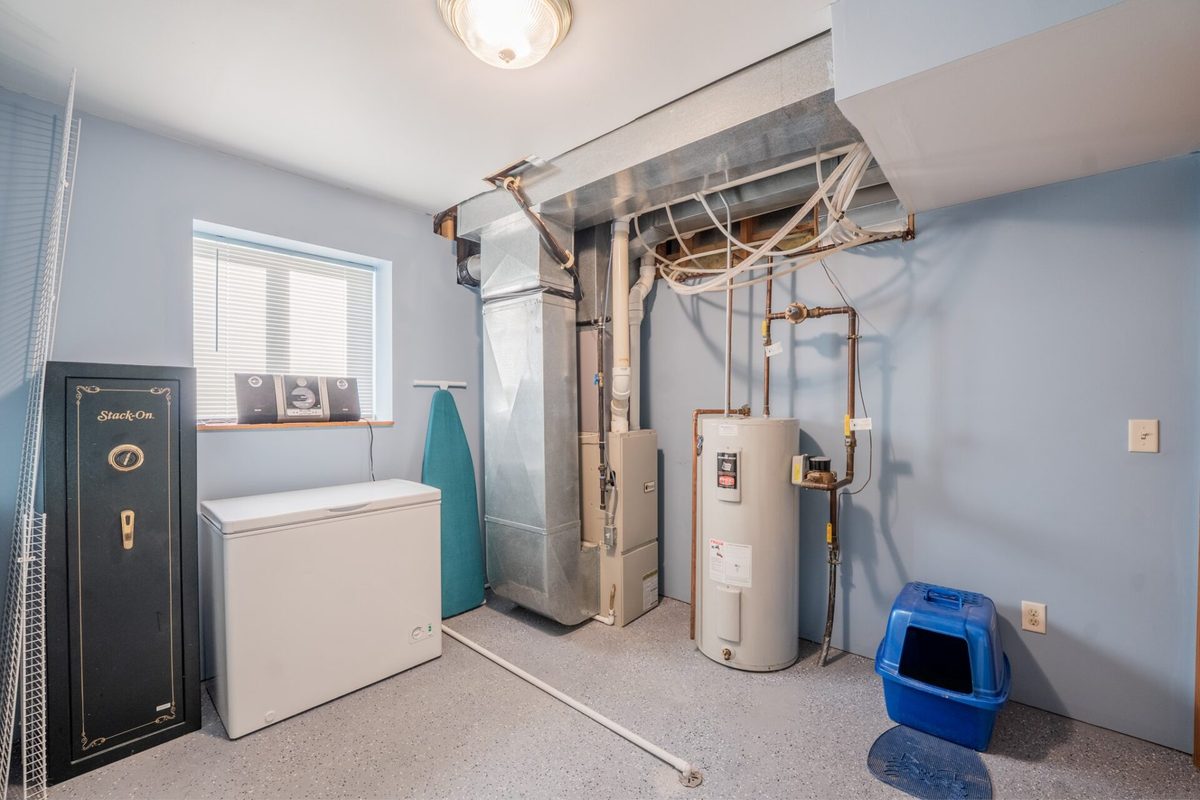 2411 Kenora Parkway, Eau Claire WI 54703 - Residential house for sale - MLS #1606120 - image33