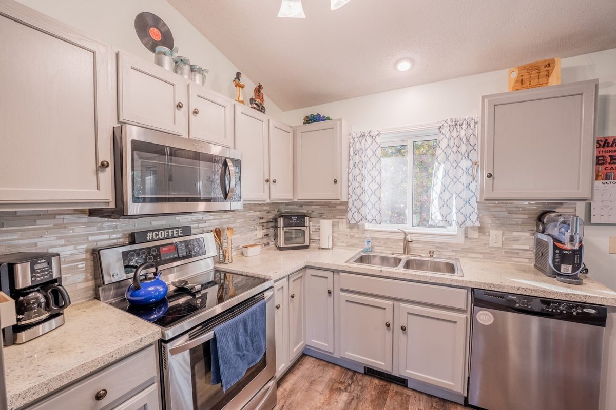 2411 Kenora Parkway, Eau Claire WI 54703 - Residential house for sale - MLS #1606120 - image13
