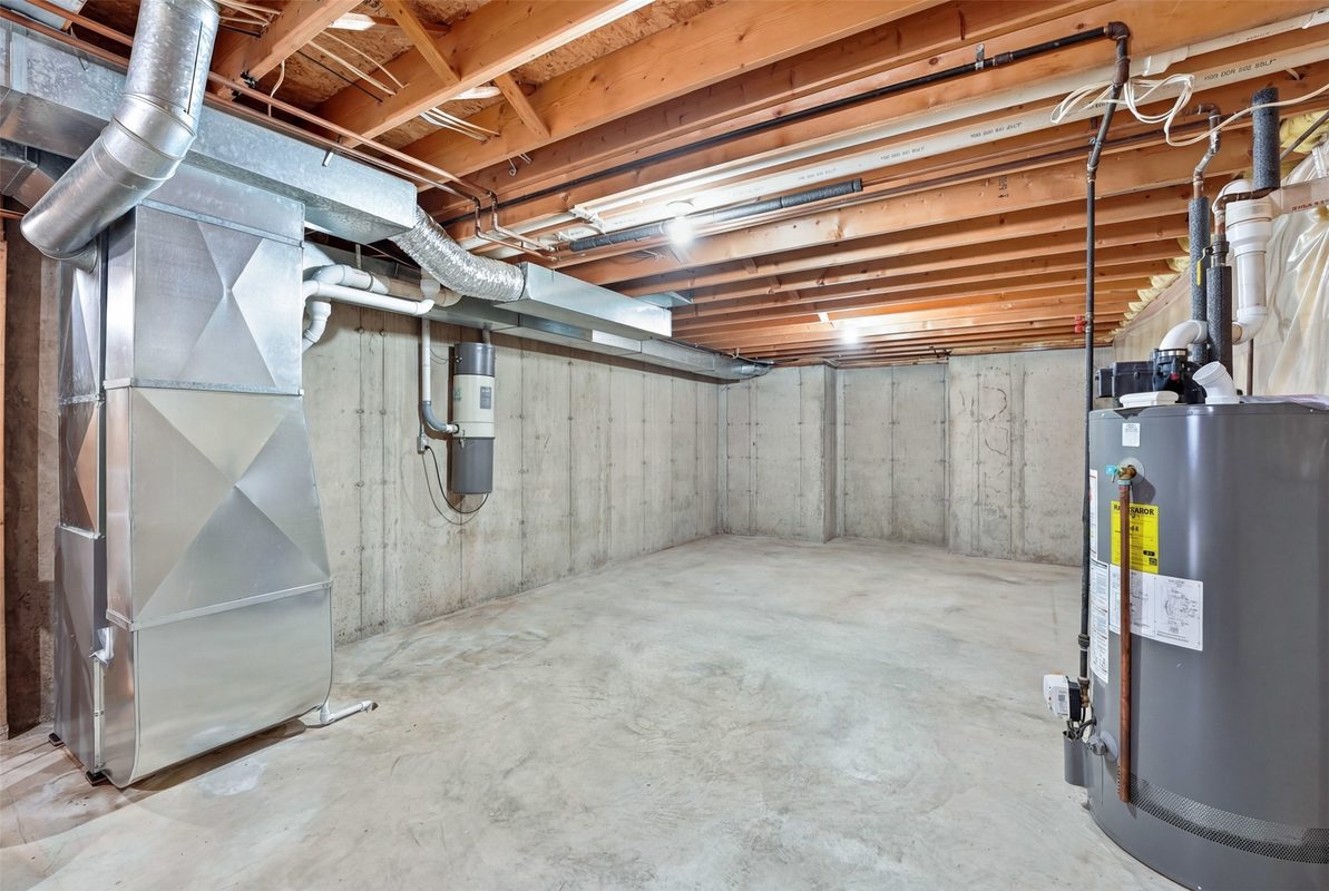 1011 Thompson Drive, Altoona, WI