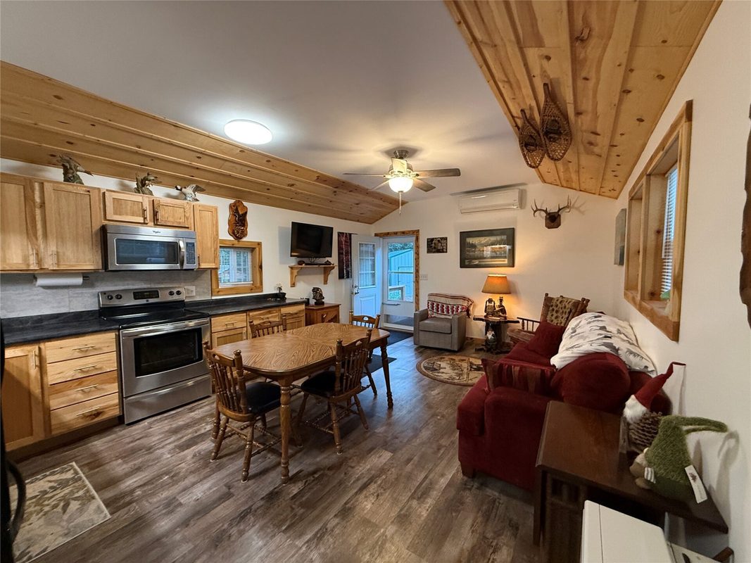 W8560 Oak Ridge Road, Black River Falls WI 54615 - Residential house for sale - MLS #1604366 - image12