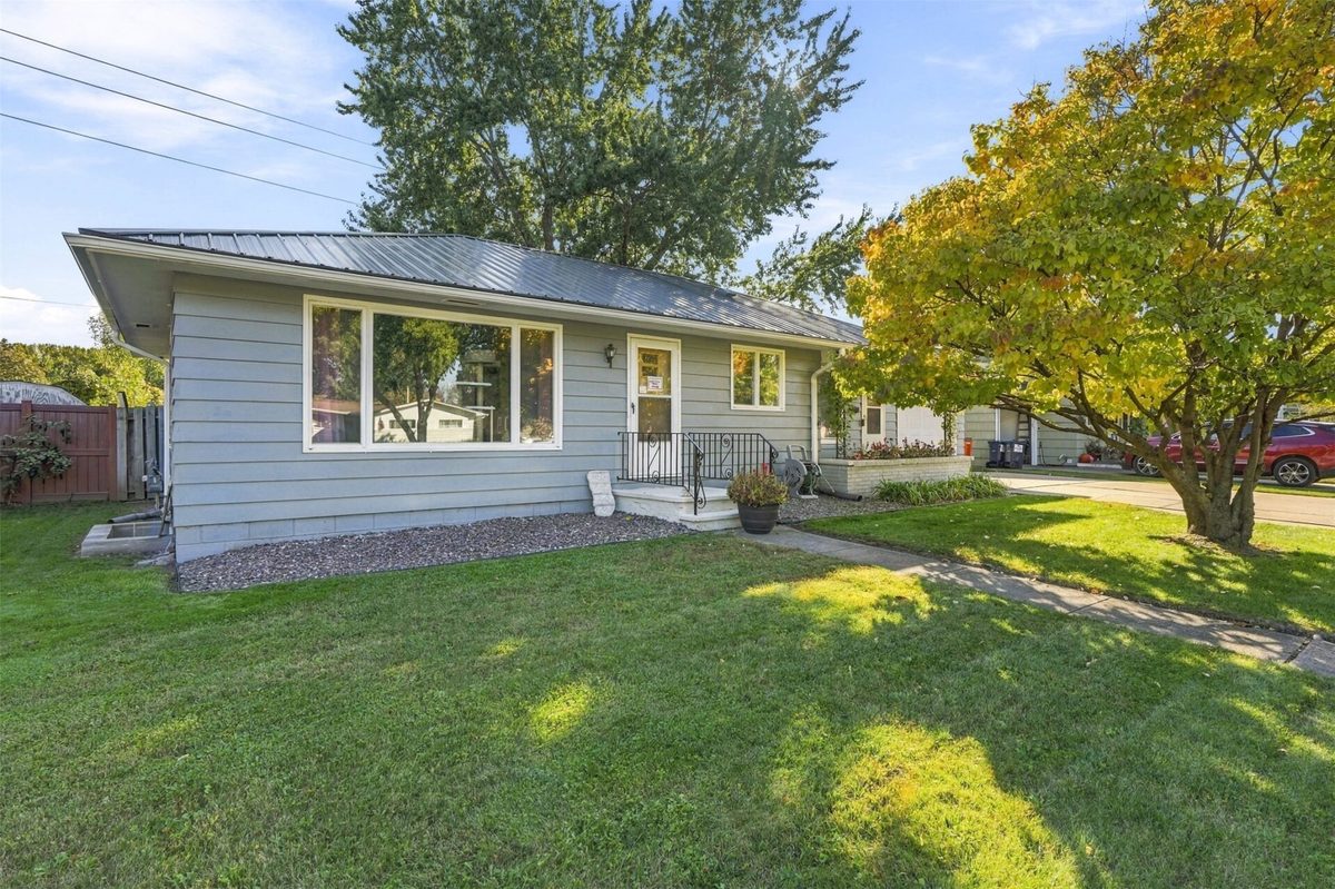 1703 Lloyd Avenue, Eau Claire WI 54701 - Residential house for sale - MLS #1605779 - image2