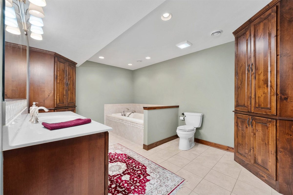 4274 Mill Ridge Circle, Eau Claire WI 54703 - Residential house for sale - MLS #1602413 - image30