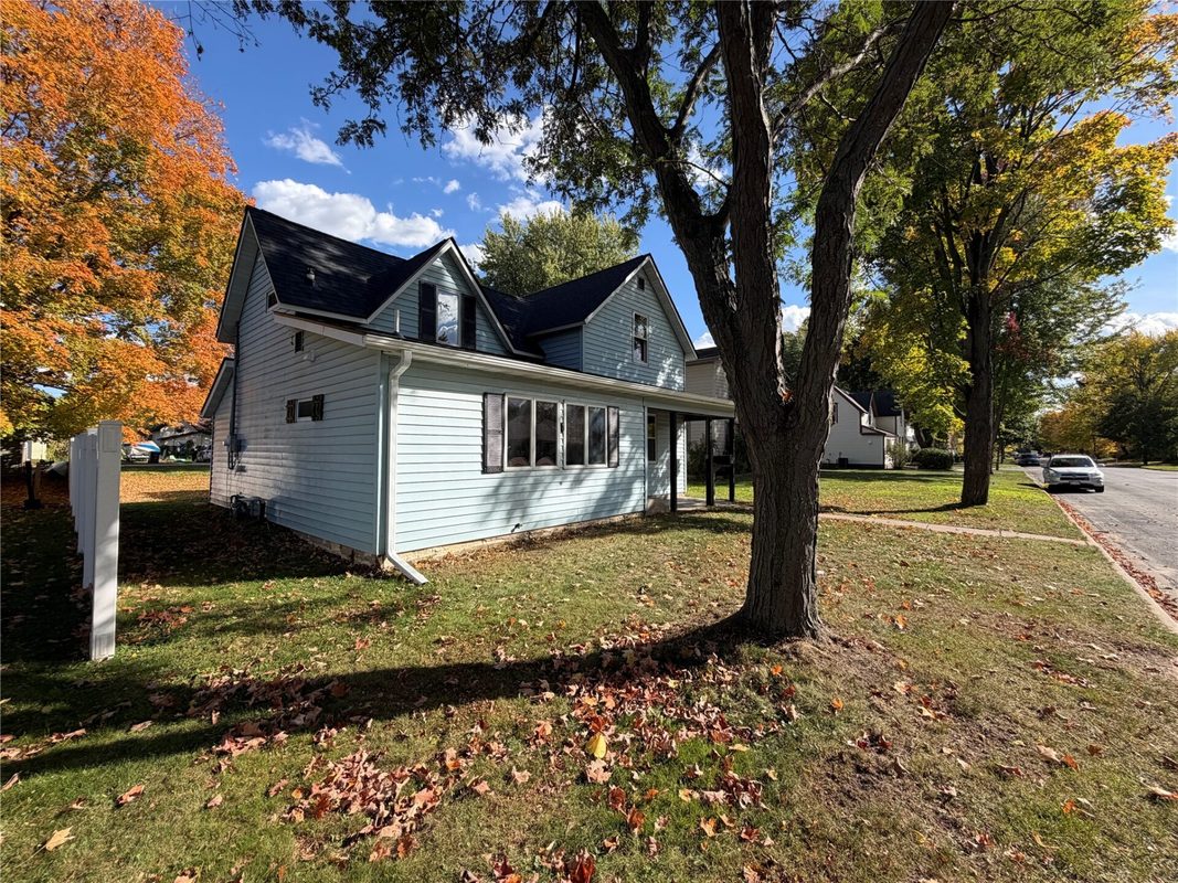 1514 Douglas Street, Menomonie WI 54751 - Residential house for sale - MLS #1605811 - image2