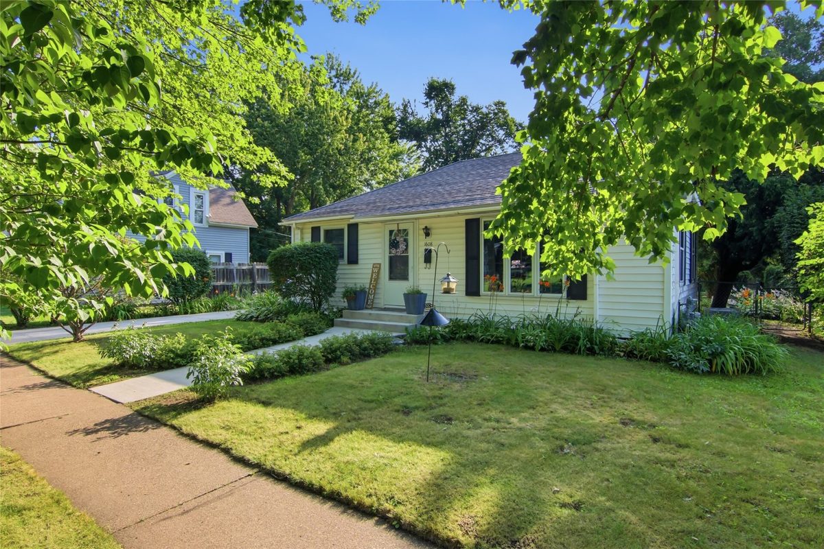 1608 Douglas Street, Menomonie WI 54751 - Residential house for sale - MLS #1603337 - image2