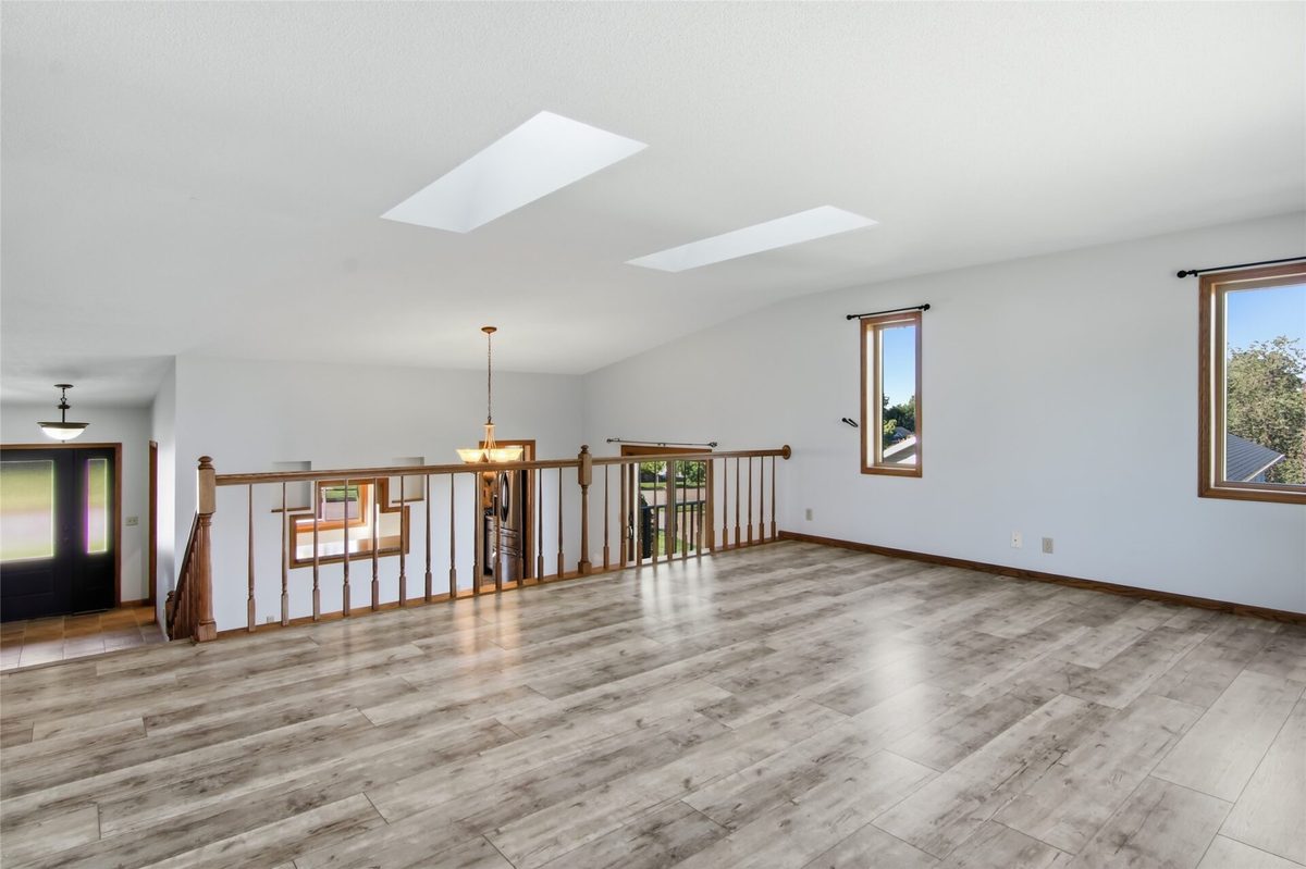 4002 Oak Knoll Drive, Eau Claire WI 54701 - Residential house for sale - MLS #1604569 - image12