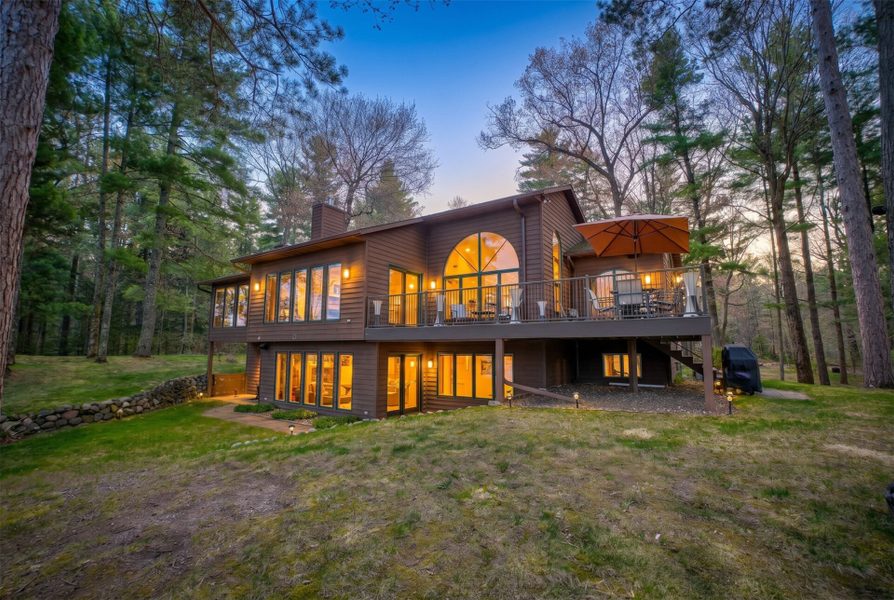 8048 N County Hwy K