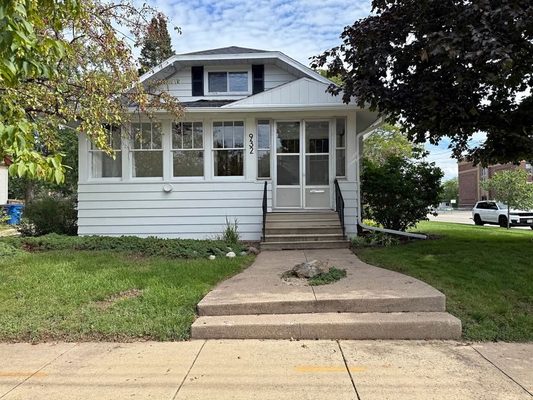 932 N Sawyer Street Oshkosh WI 65250