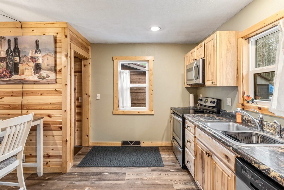 10562 Forest Circle Drive Hayward WI 54843 — photo 8