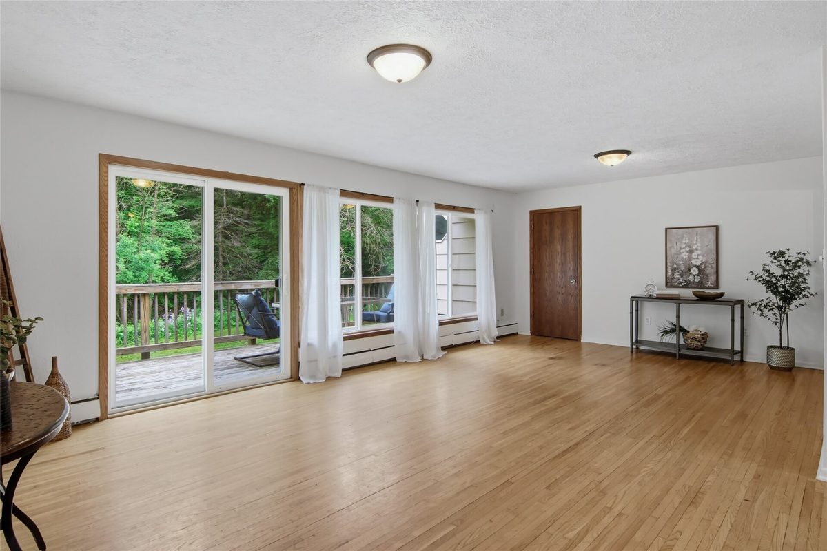 W7377 US Highway 10, Ellsworth WI 54011 - Residential house for sale - MLS #1602049 - image2