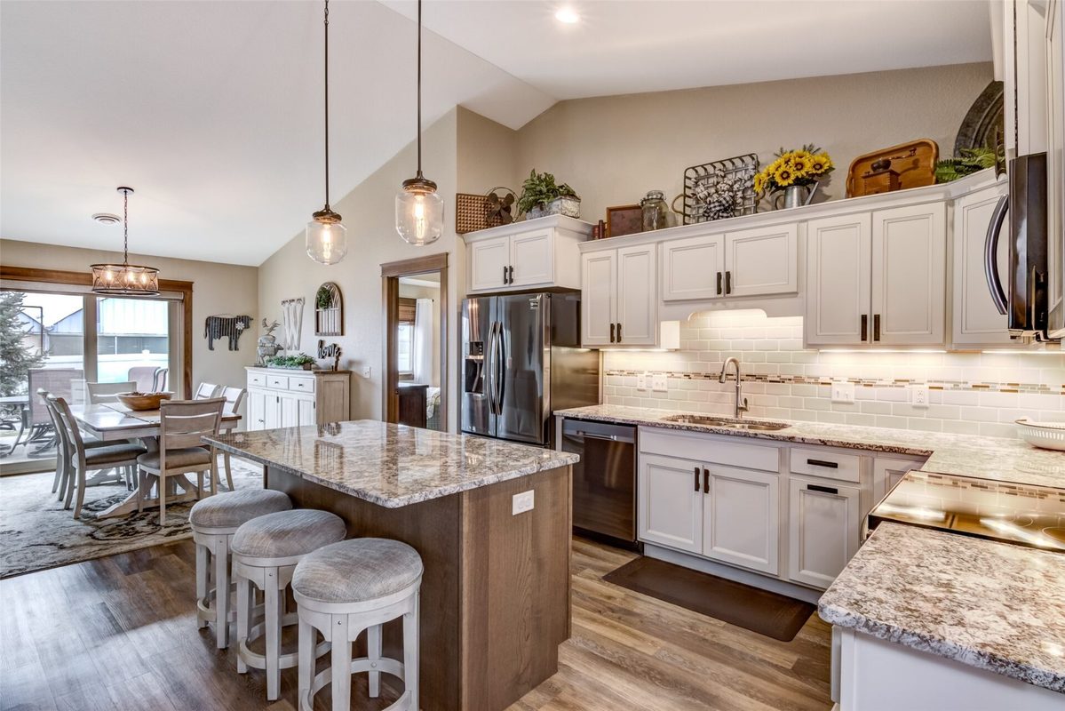 5609 Green Park Drive, Eau Claire, WI — photo 5