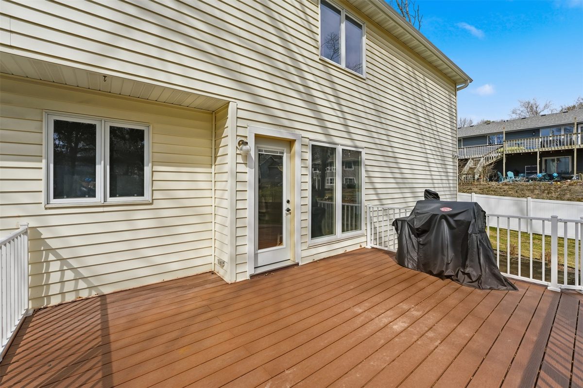 1011 Thompson Drive, Altoona, WI