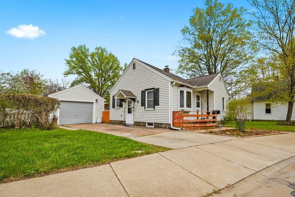 1525 Lee Street Eau Claire WI 54701