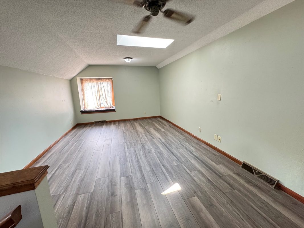 4002 Oak Knoll Drive, Eau Claire WI 54701 - Residential house for sale - MLS #1604569 - image18