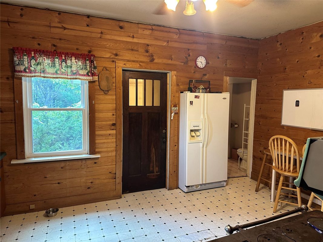 6901 N Zett Road, Loretta, WI