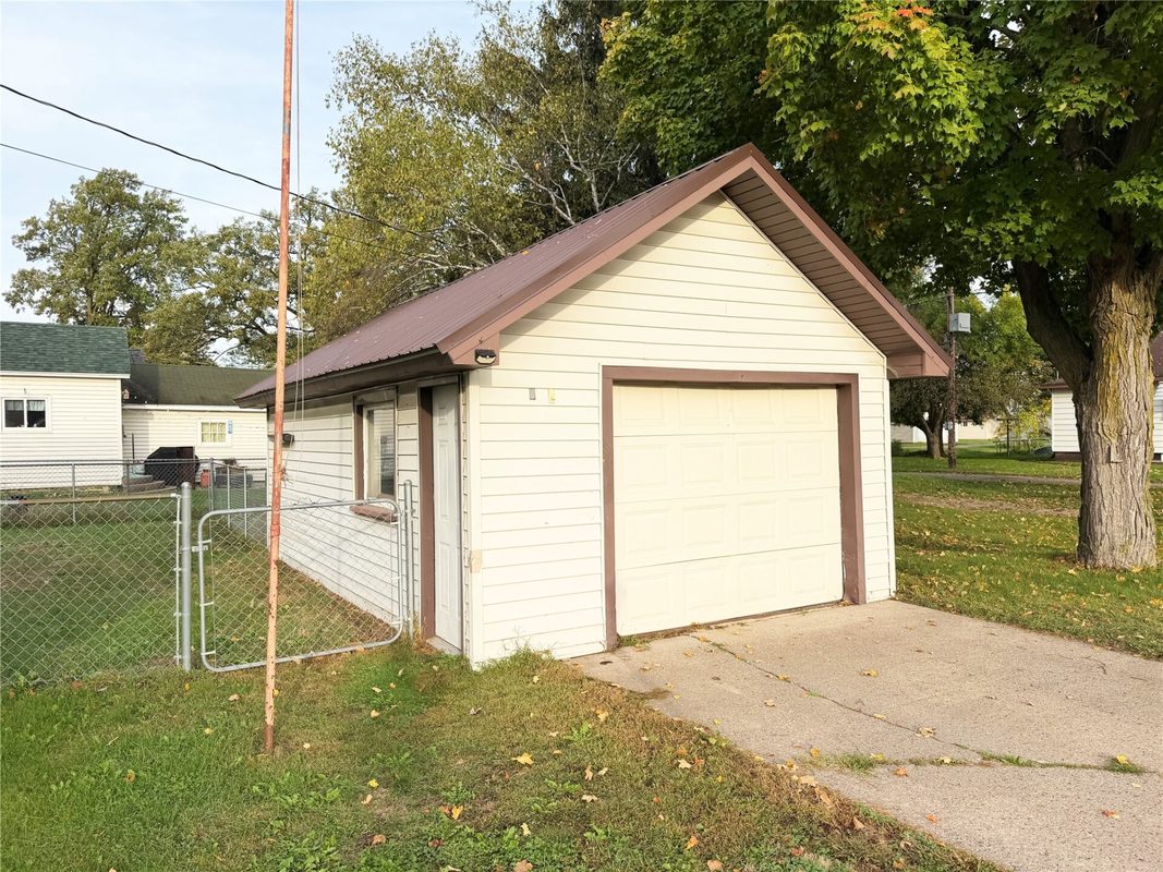 1037 La Salle Avenue, Barron WI 54812 - Residential house for sale - MLS #1605477 - image16