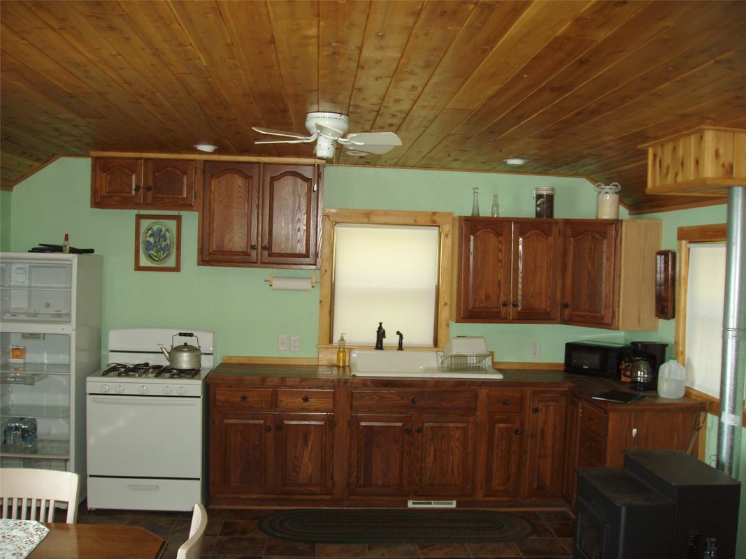 W11049 N LeTourneau Lake Road, Park Falls WI 54552 - kitchen