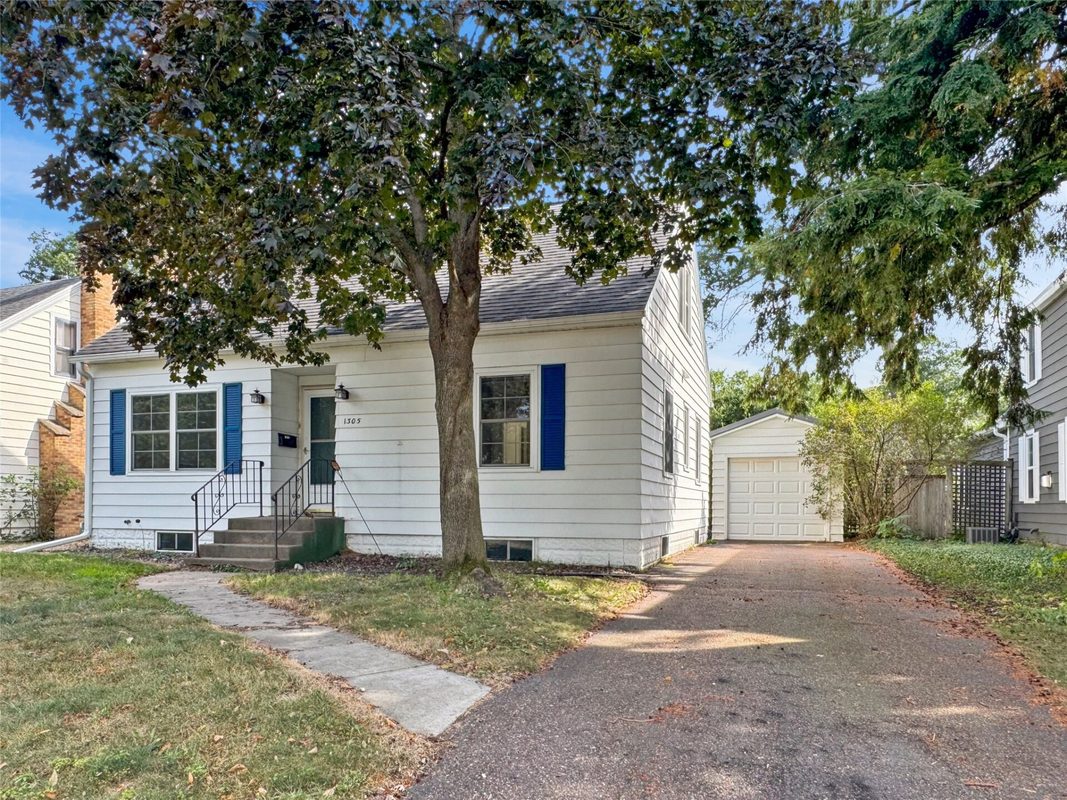 1305 Hoover Avenue, Eau Claire WI 54701 - Residential house for sale - MLS #1604669 - image2