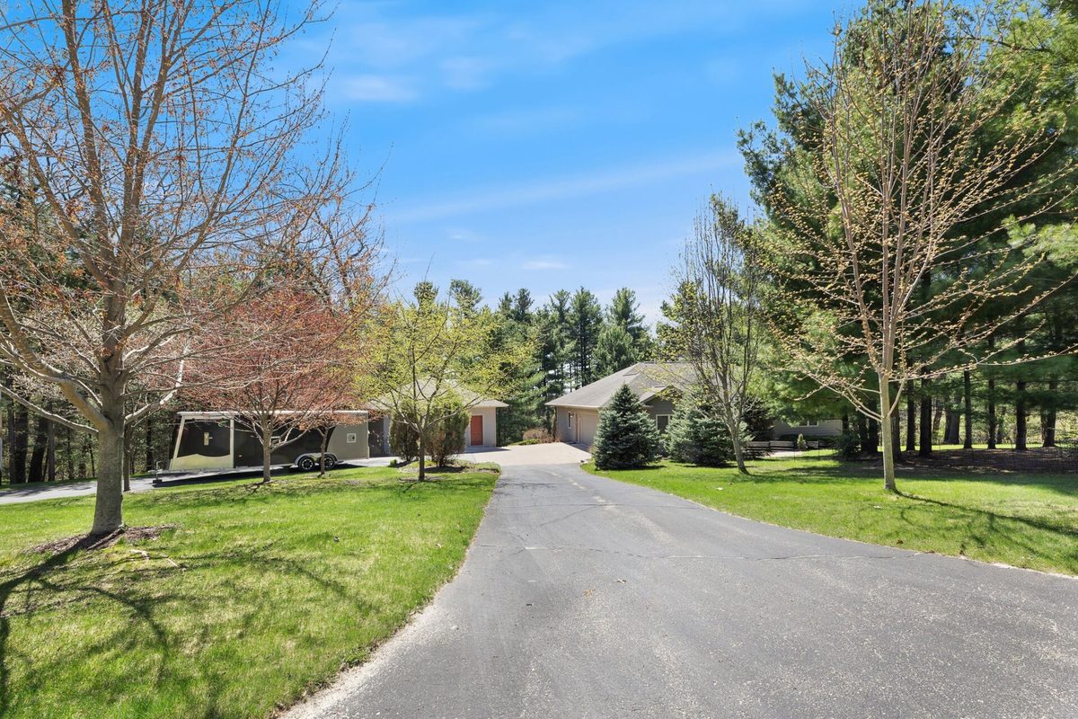 8133 Idol Ave Avenue, Sparta, WI — photo 2