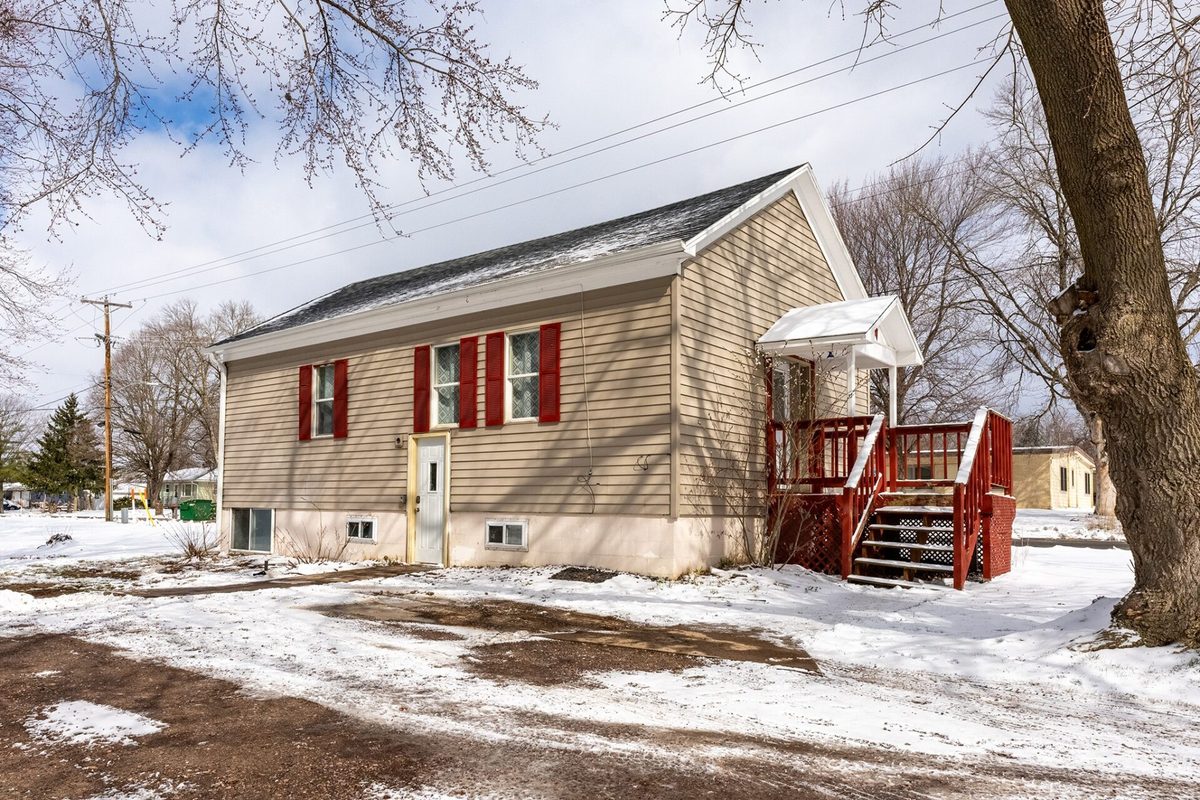 311 Water Street, Augusta, WI