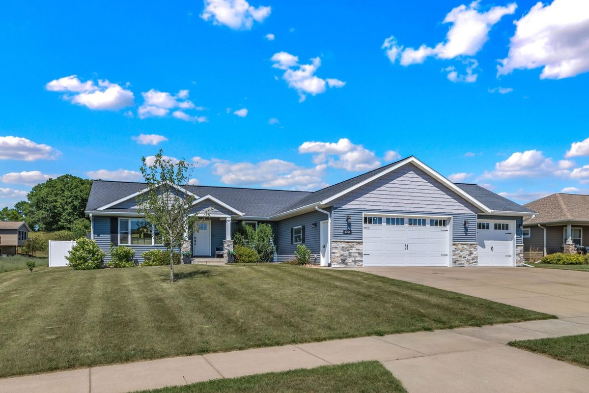 6364 Aspen Ridge Drive, Eau Claire WI 54703 - Residential house for sale - MLS #1603186 - image2