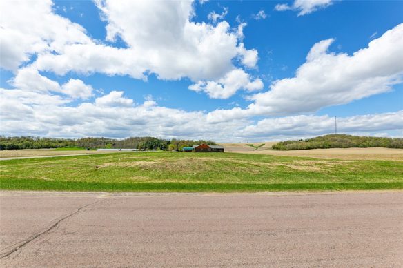 21150 N River Road, Whitehall, WI