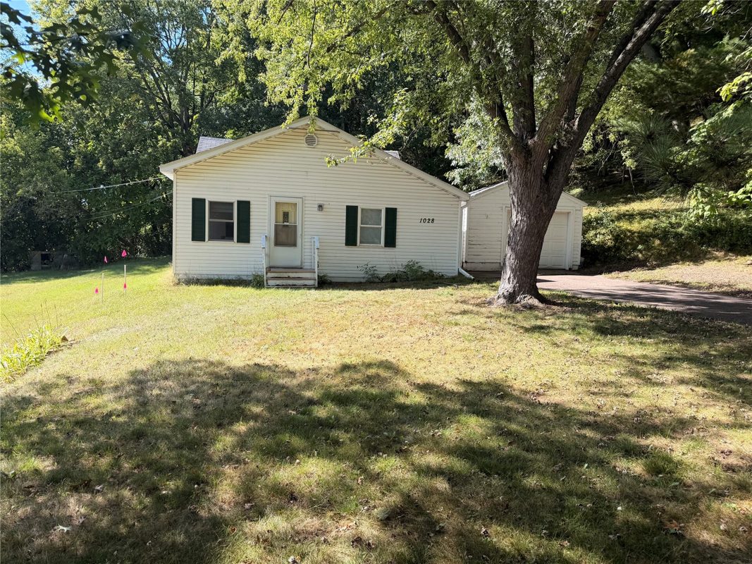 1028 Essex Street, Eau Claire WI 54703 - Residential house for sale - MLS #1604648 - image2