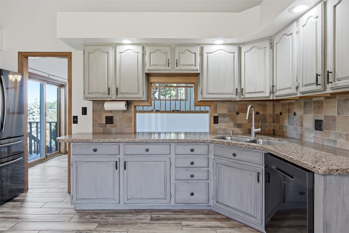 4002 Oak Knoll Drive, Eau Claire WI 54701 - Residential house for sale - MLS #1604569 - image4