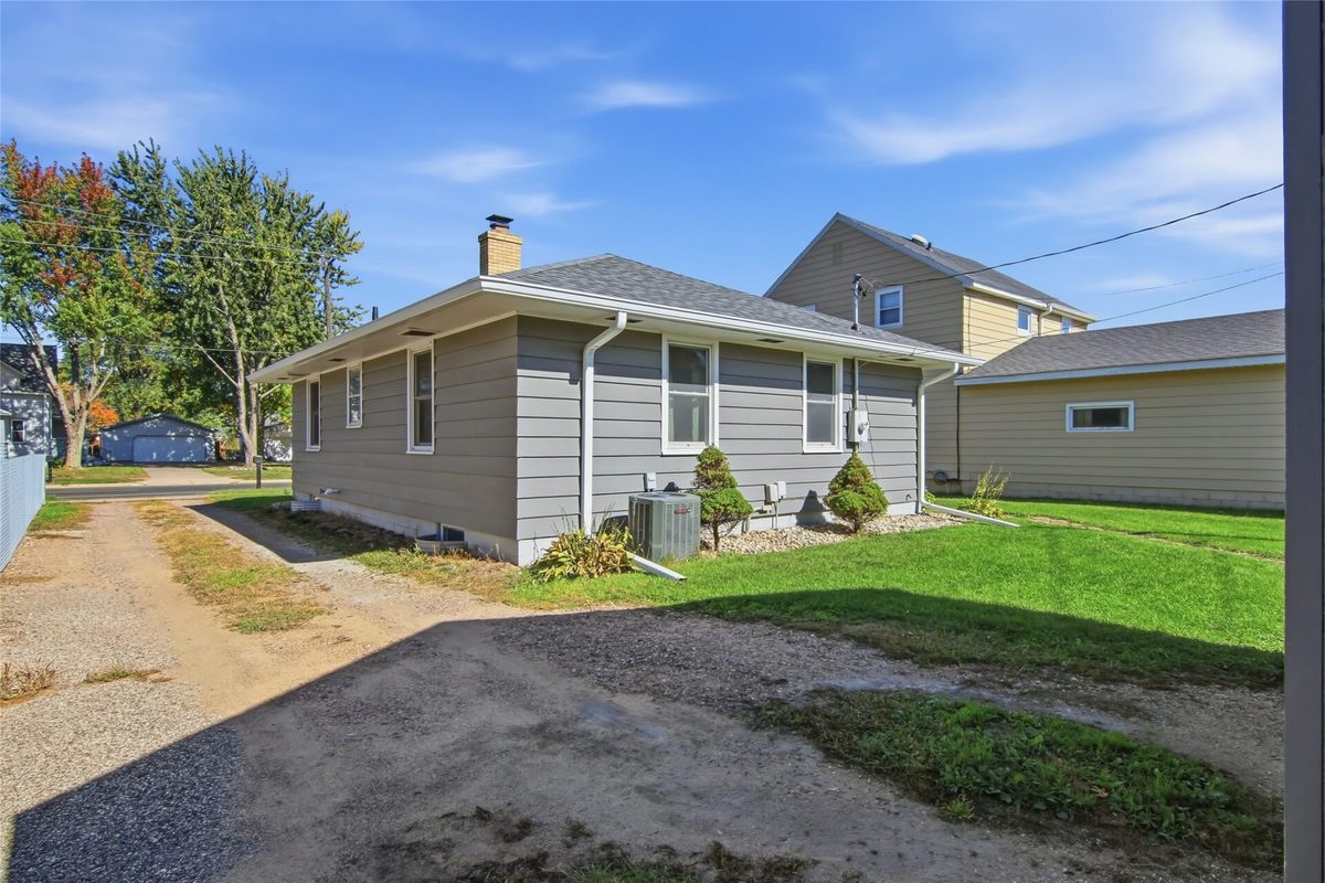 1043 Vine Street, Eau Claire WI 54703 - Residential house for sale - MLS #1605776 - image30